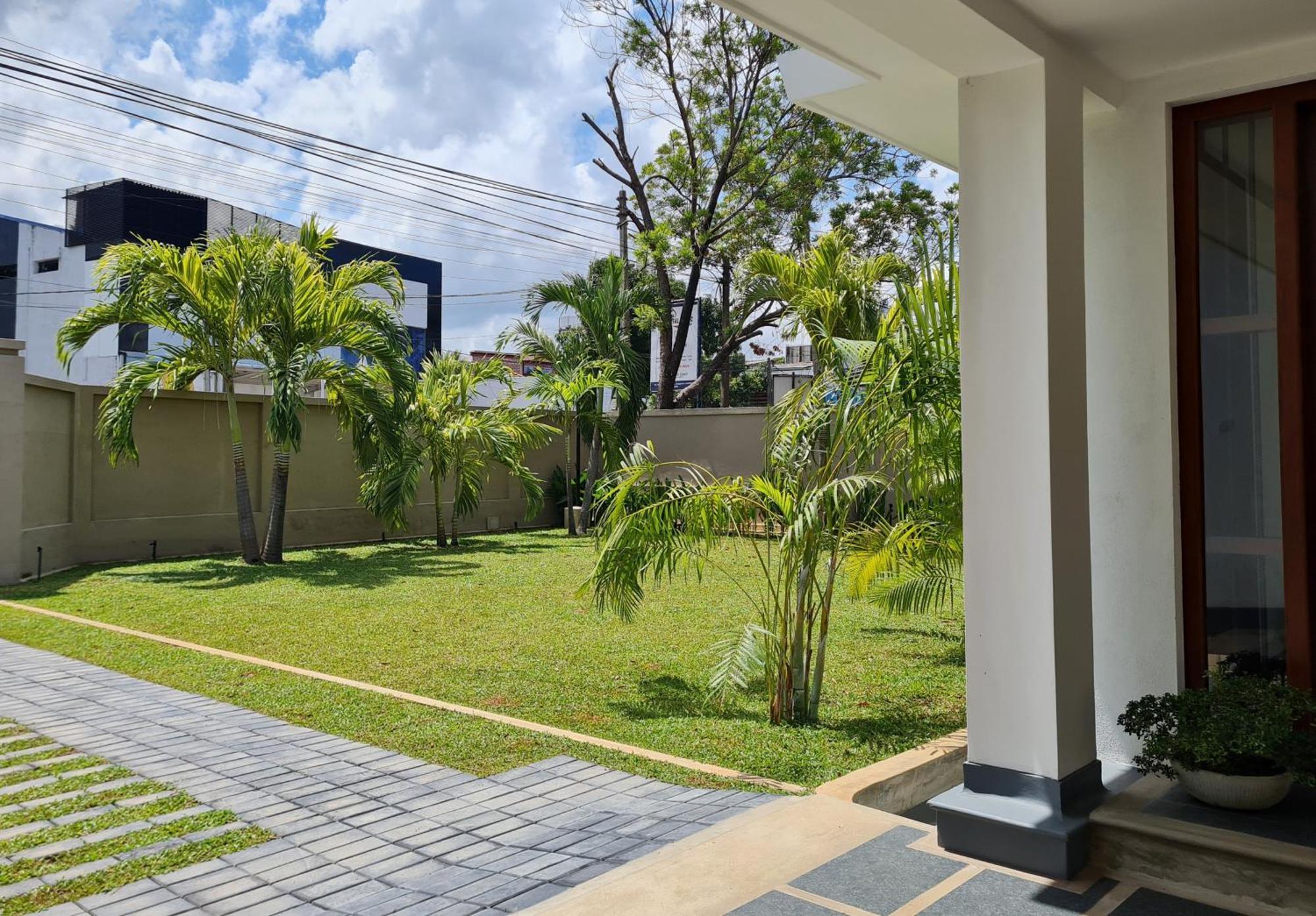 City Oasis 66 Negombo Exterior foto